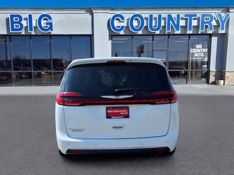2024 Chrysler Pacifica Touring L