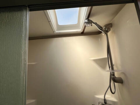 2018 Thor Motor Coach Redwood