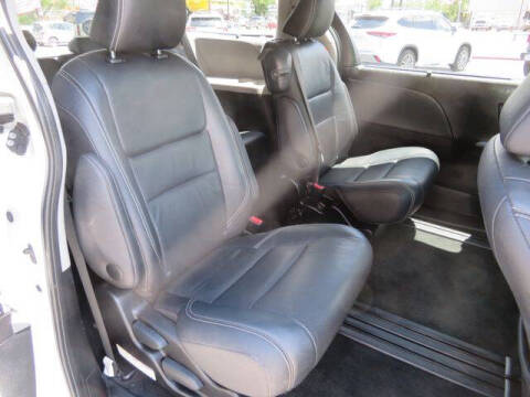 2017 Toyota Sienna SE 8-Passenger