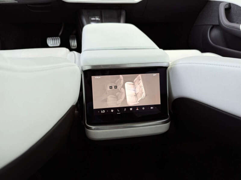 2022 Tesla Model S Plaid