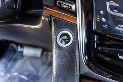 2017 Cadillac Escalade Luxury