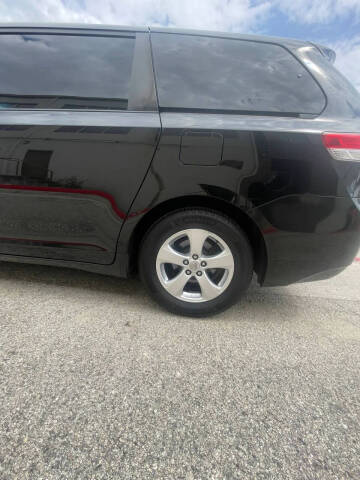 2012 Toyota Sienna