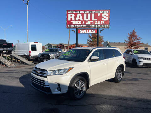 2018 Toyota Highlander for sale at RAUL'S TRUCK & AUTO SALES, INC in Oklahoma City OK