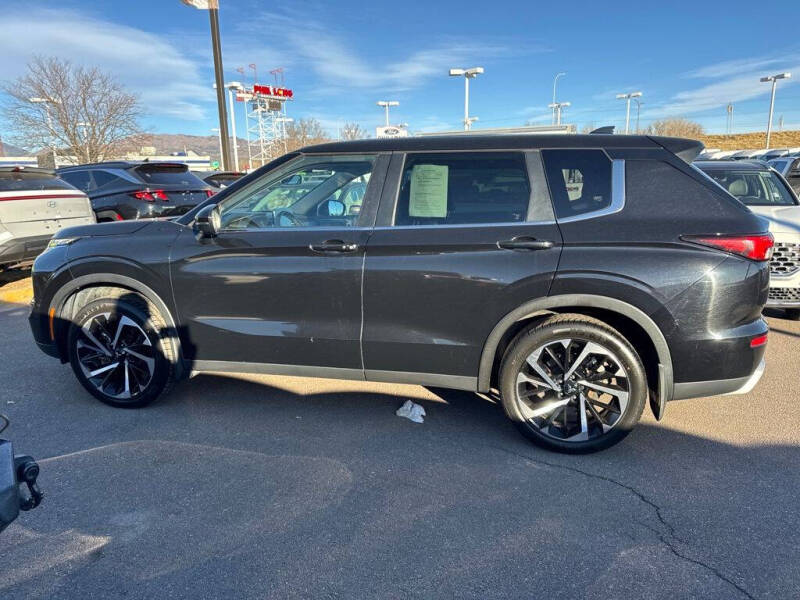 2022 Mitsubishi Outlander SE