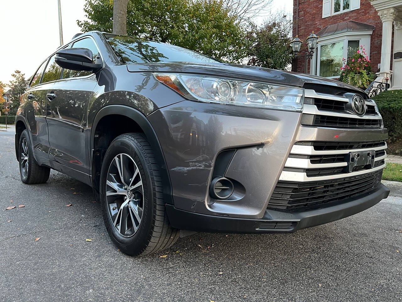 2017 Toyota Highlander for sale at VLD HOLDING INC. in Brooklyn, NY