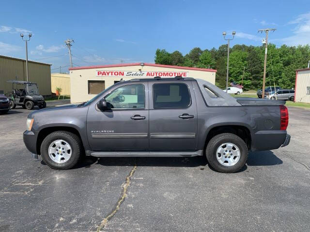 2011 Chevrolet Avalanche LS