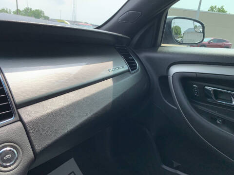 2015 Ford Taurus SEL