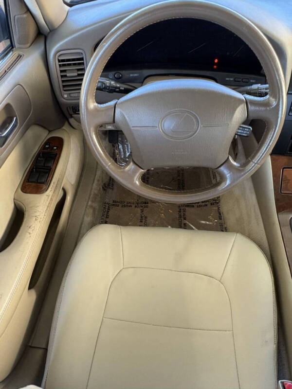 1995 Lexus LS 400