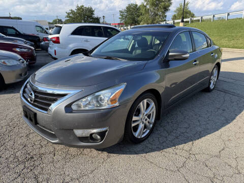 2015 Nissan Altima for sale at AUTOSAVIN in Villa Park IL