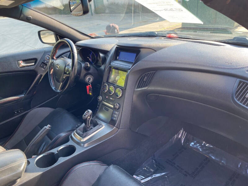 2014 Hyundai Genesis Coupe 3.8 R-Spec