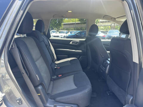 2020 Nissan Pathfinder S
