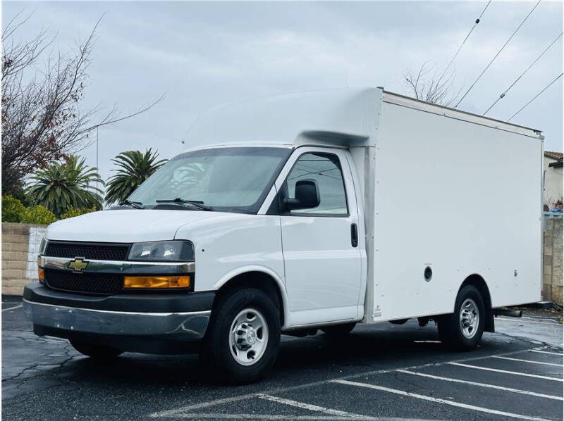 Chevrolet Express Cutaway's photo