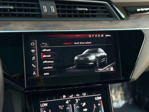 2019 Audi e-tron quattro Premium Plus