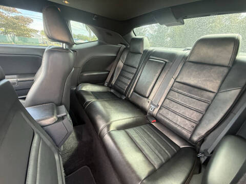 2014 Dodge Challenger SXT