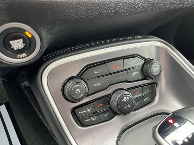 2019 Dodge Challenger SXT