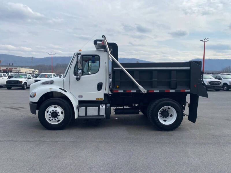 2016 Freightliner M2 106