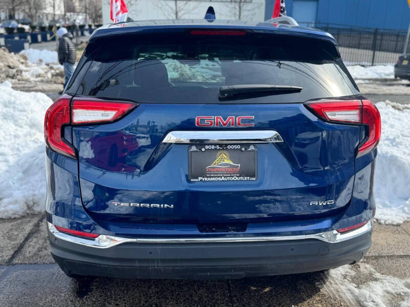 2022 GMC Terrain SLT