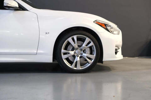 2015 Infiniti Q70 3.7