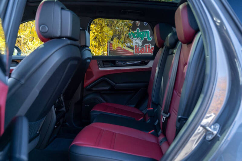 2025 Porsche Cayenne