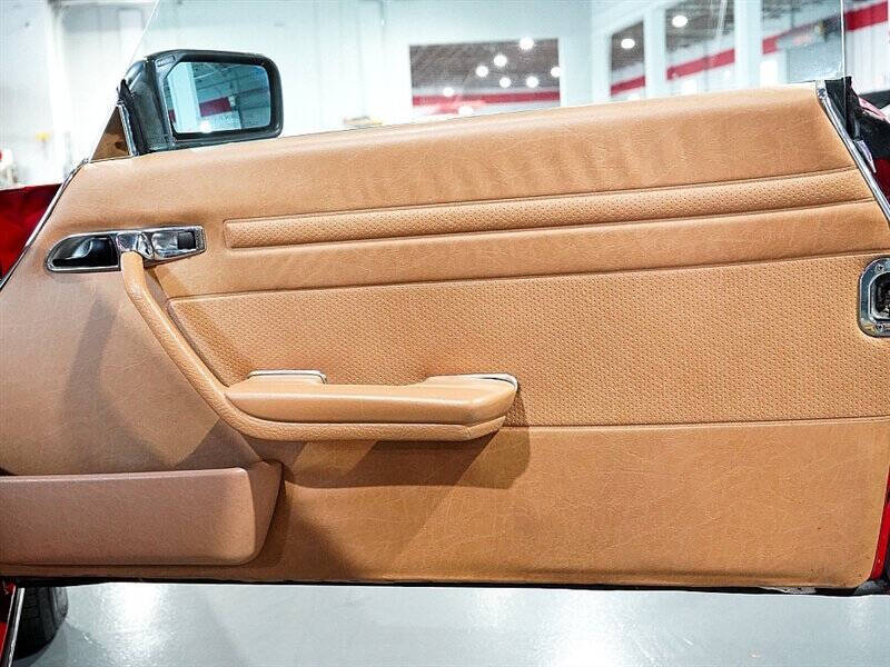 1989 Mercedes-Benz 560-Class 39