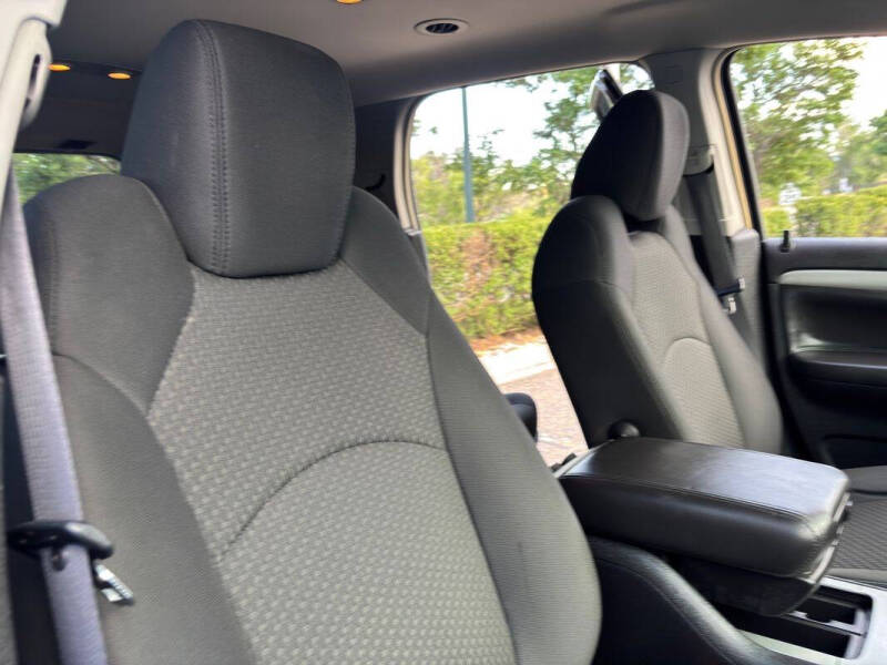 2009 Saturn Outlook XE