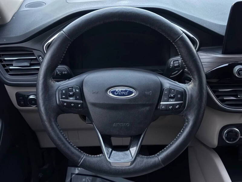 2020 Ford Escape Hybrid Titanium