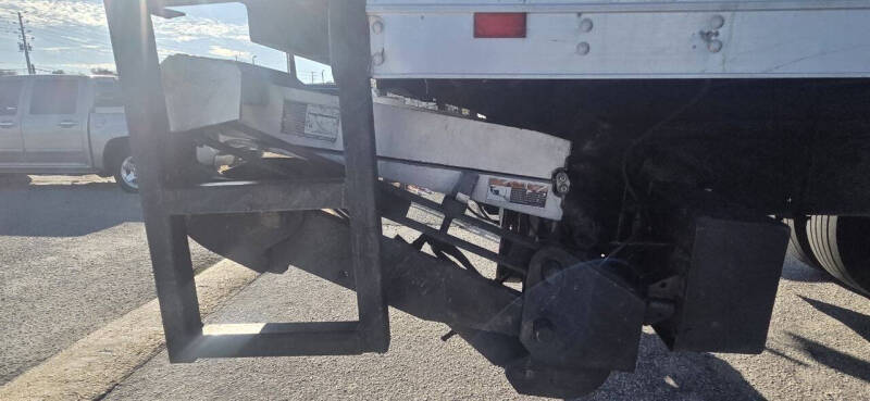 2008 Freightliner M2 106