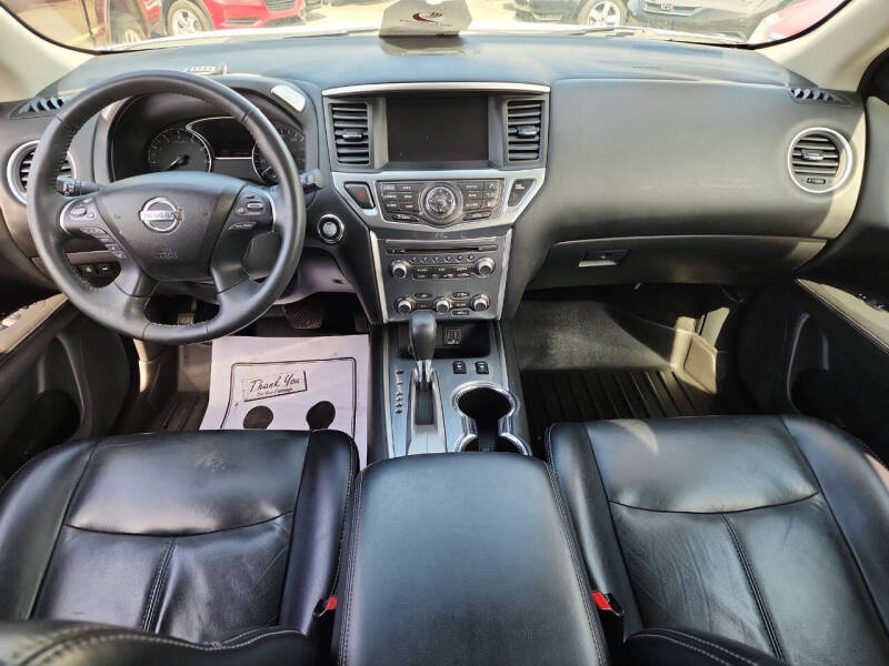 2018 Nissan Pathfinder SL