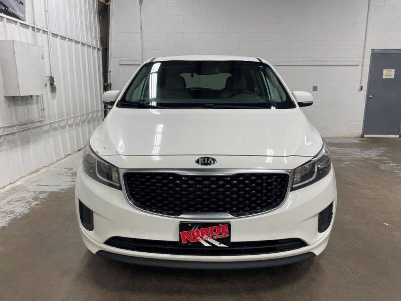 Used 2016 Kia Sedona LX with VIN KNDMB5C12G6162118 for sale in Hazel Green, WI