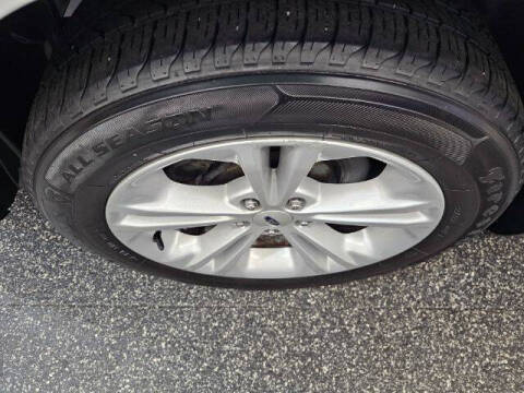 2017 Ford Taurus SEL