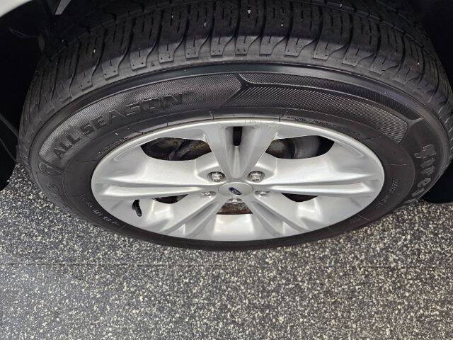 2017 Ford Taurus SEL