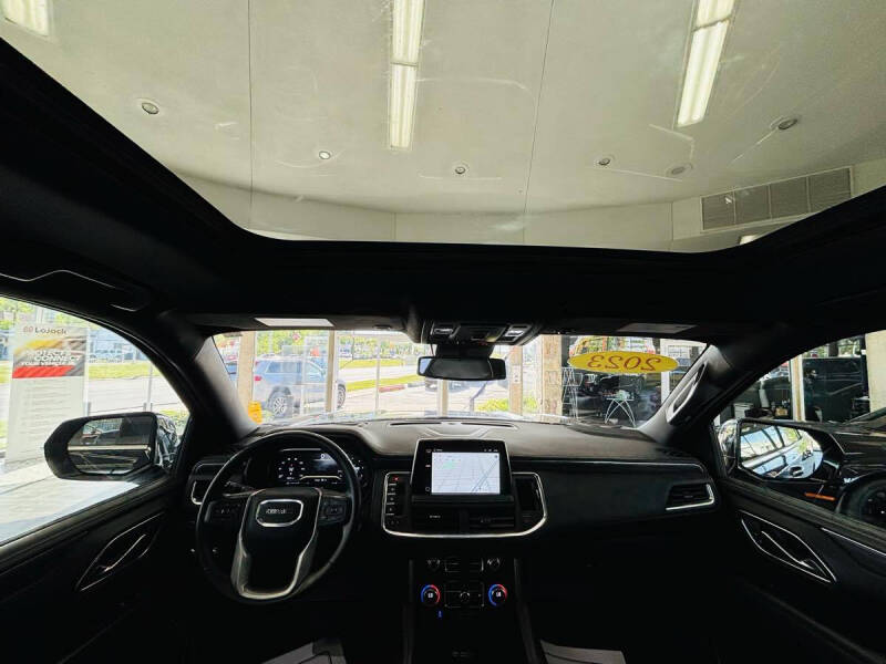 2023 GMC Yukon SLT