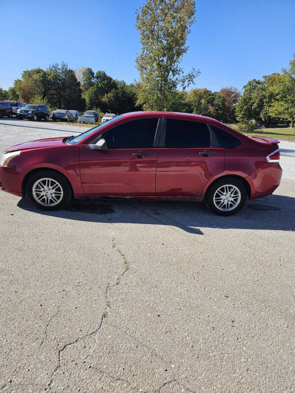 2009 Ford Focus for sale at WESTSIDE GARAGE LLC in Keokuk IA