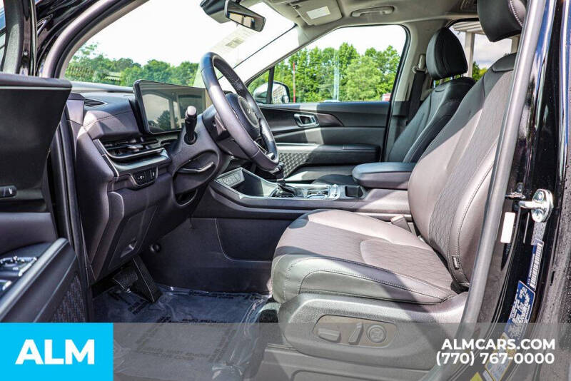 2025 Kia Carnival SX