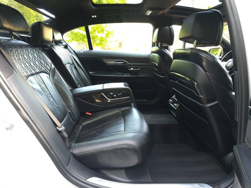 2022 BMW 7 Series 740i xDrive