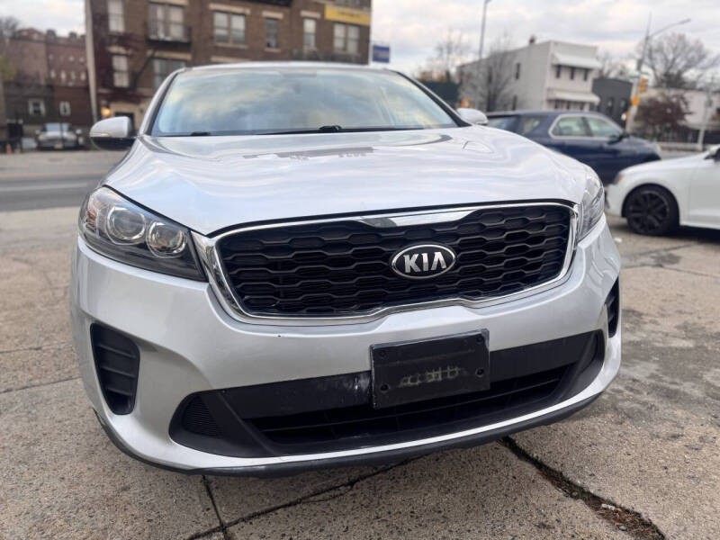 2019 Kia Sorento LX's photo