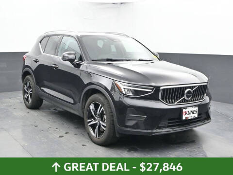 2025 Volvo XC40 B5 Core Bright Theme