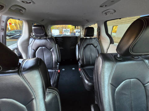 2022 Chrysler Pacifica Touring L