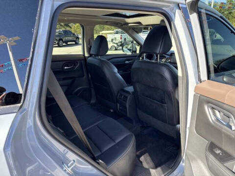 2022 Nissan Rogue SL