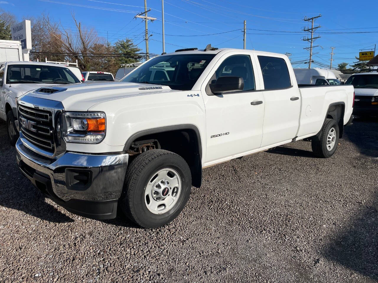 White 2019 GMC Sierra 2500HD Base 4x4 Base 4dr Crew Cab LB 1