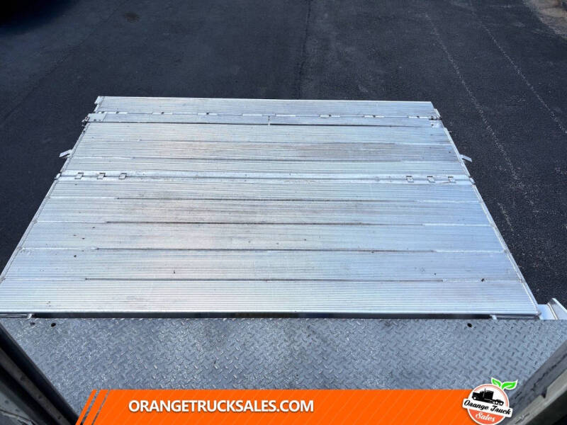 2018 Freightliner M2 106