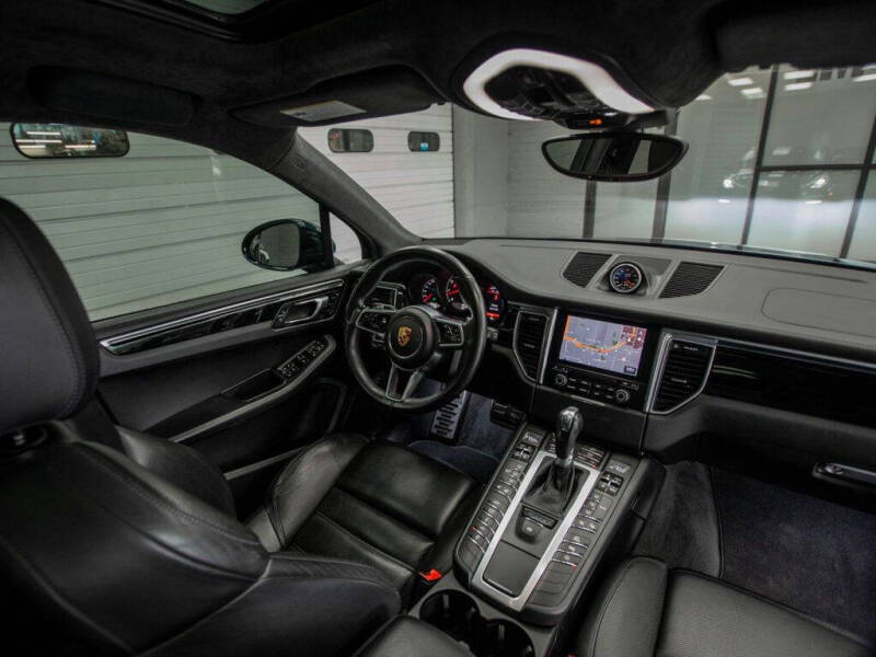 2017 Porsche Macan