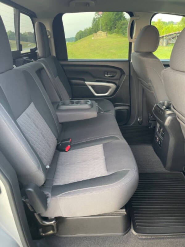 2021 Nissan Titan SV