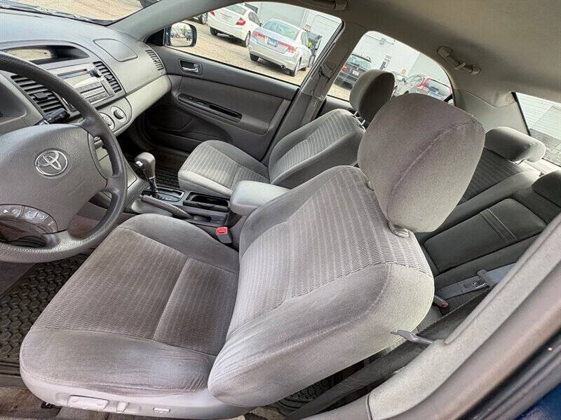 2005 Toyota Camry LE