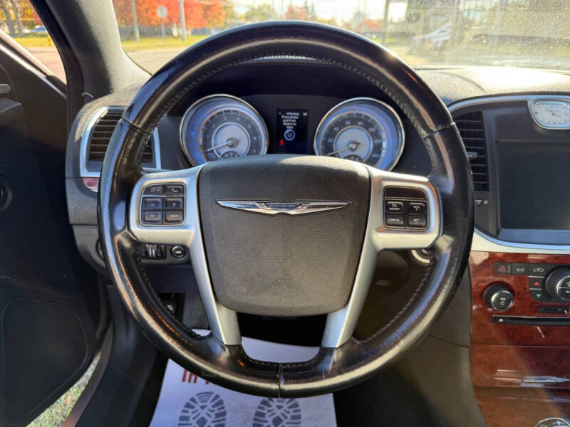 2012 Chrysler 300 Limited