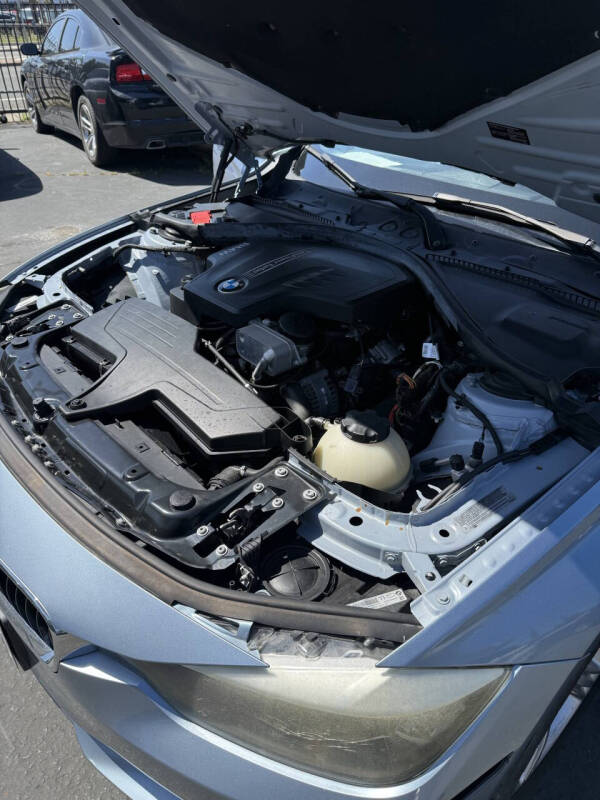 2014 BMW 3 Series 320i