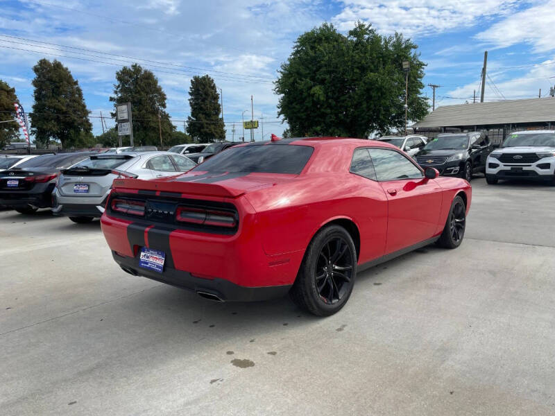 2016 Dodge Challenger SXT Plus