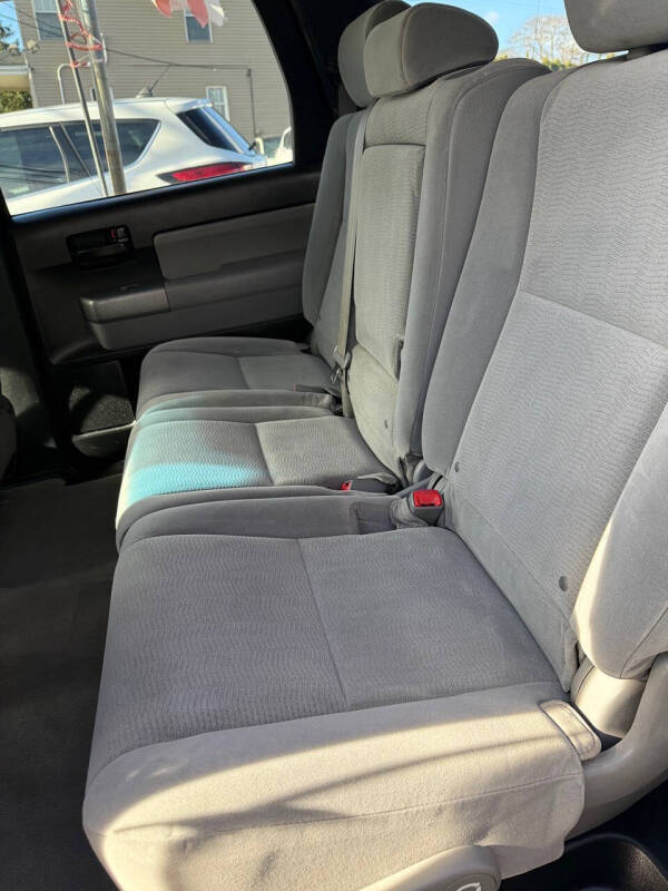 2010 Toyota Sequoia SR5