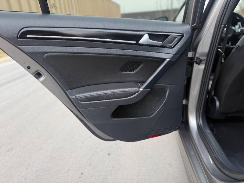 2016 Volkswagen Golf R 4Motion