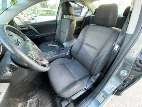 2013 Mazda MAZDA3 i Touring